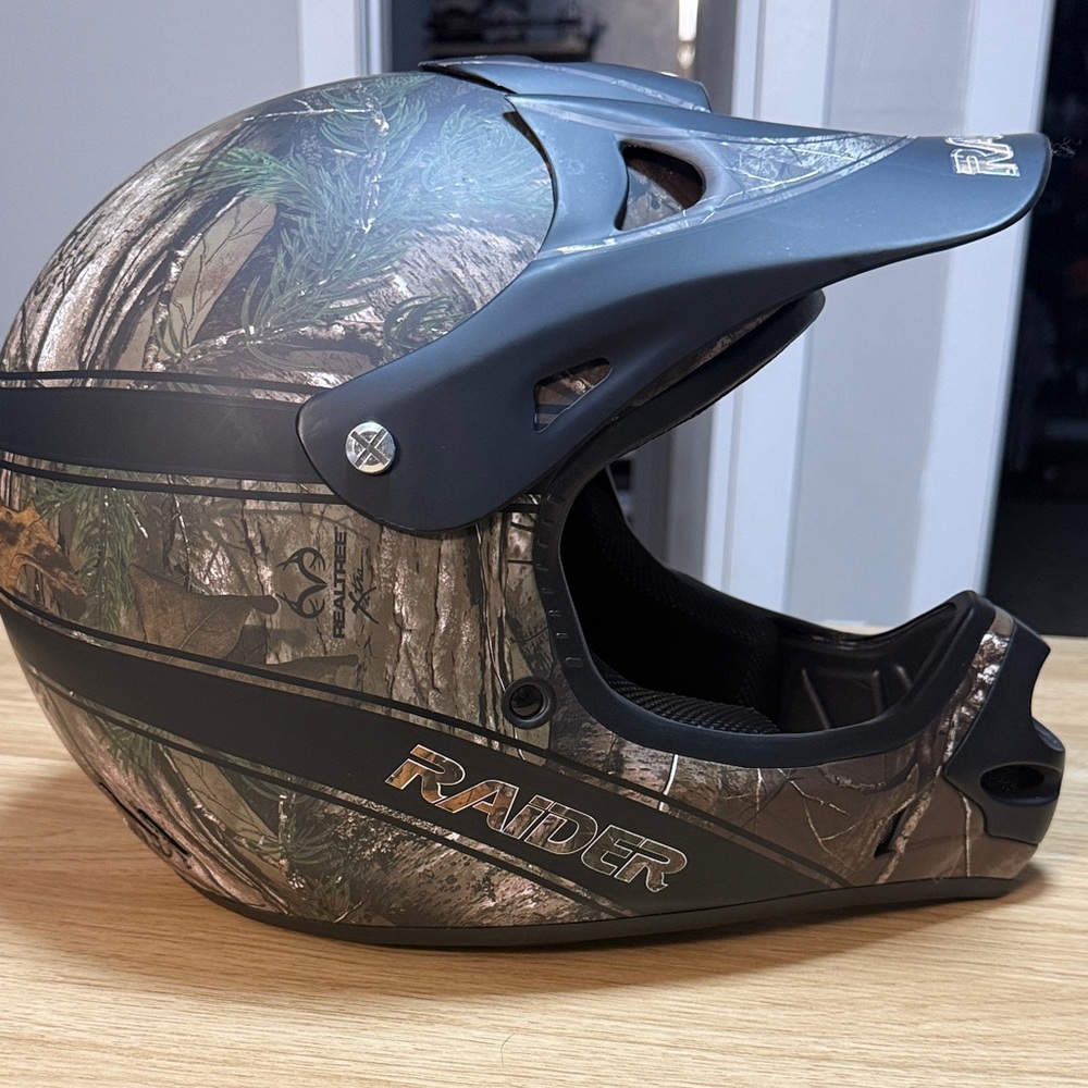 Mens Helmet size small